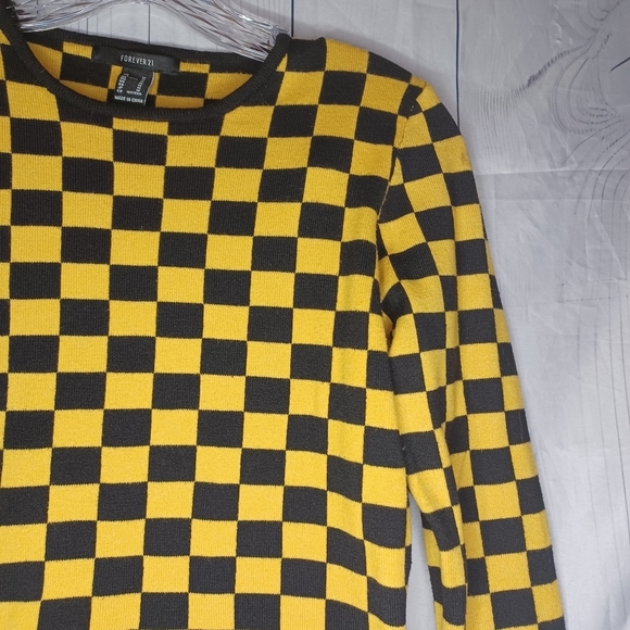 Forever 21 Checkered Black and Yellow Women's Cropped Sweater - Picture 2 of 14